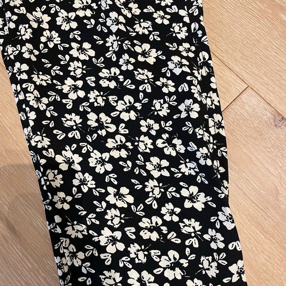 New without tags Jessica Simpson floral pants - Picture 6 of 6